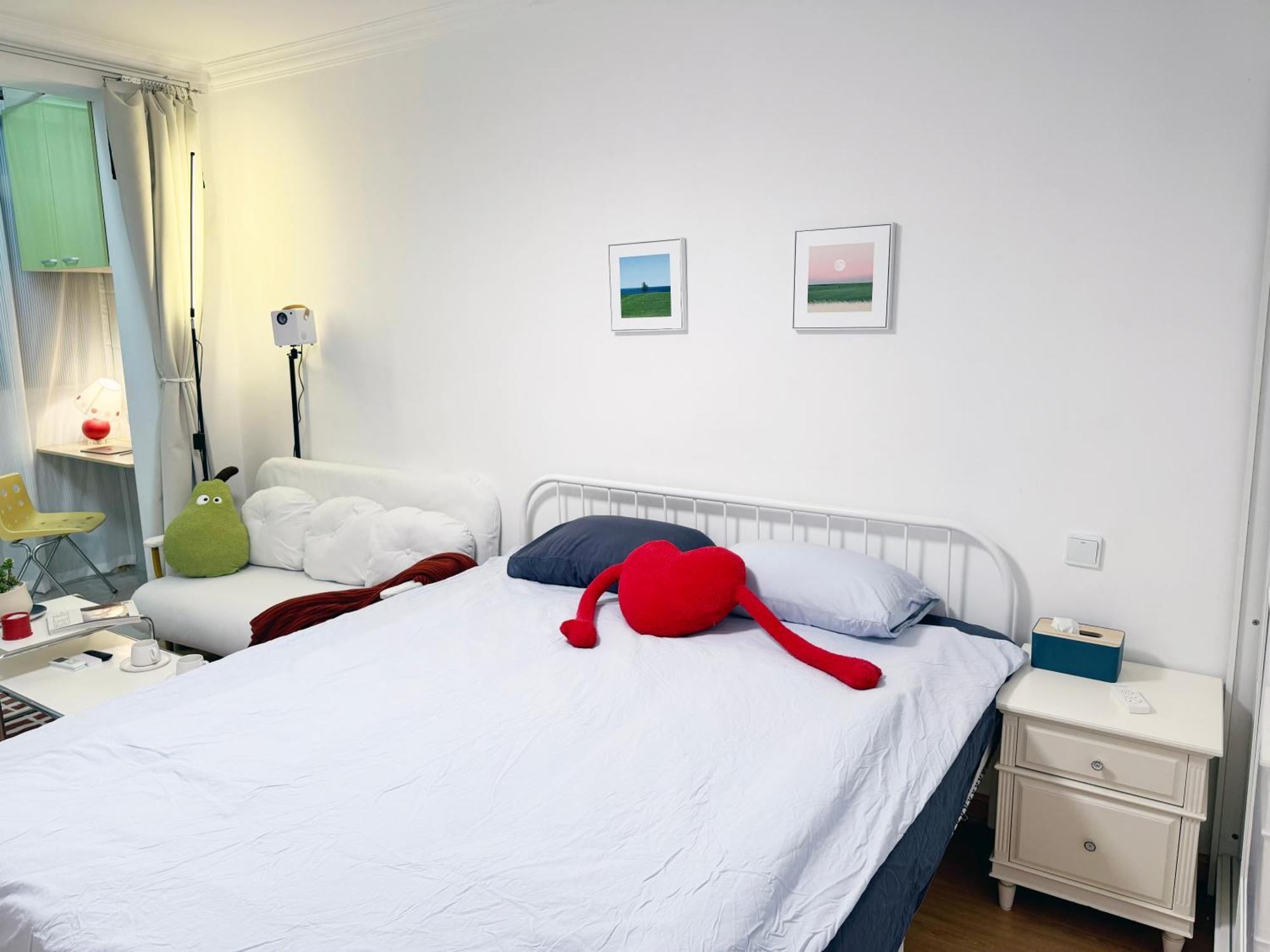 Apartment Seeking Flavors In Sihang Road *